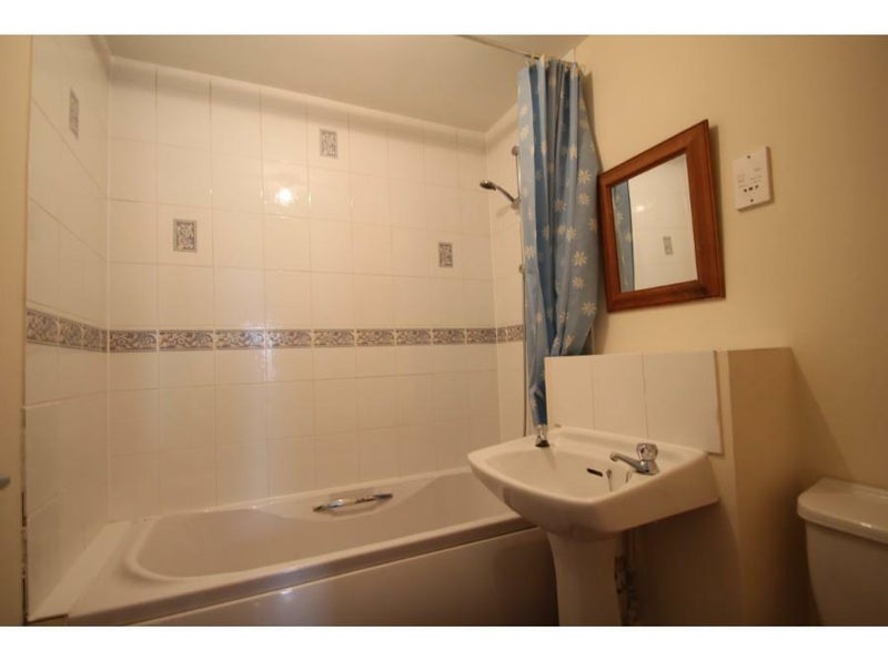 Room Bramwell Drive in Sheffield