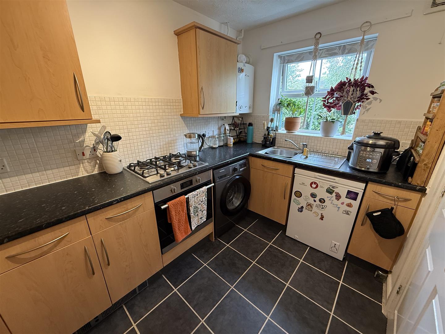 House Lake View in Calne