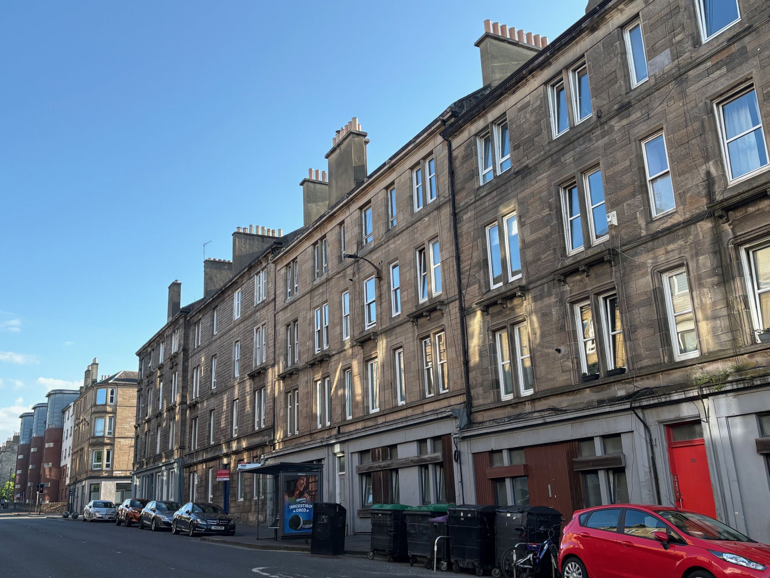 Flat Albion Place in City of Edinburgh