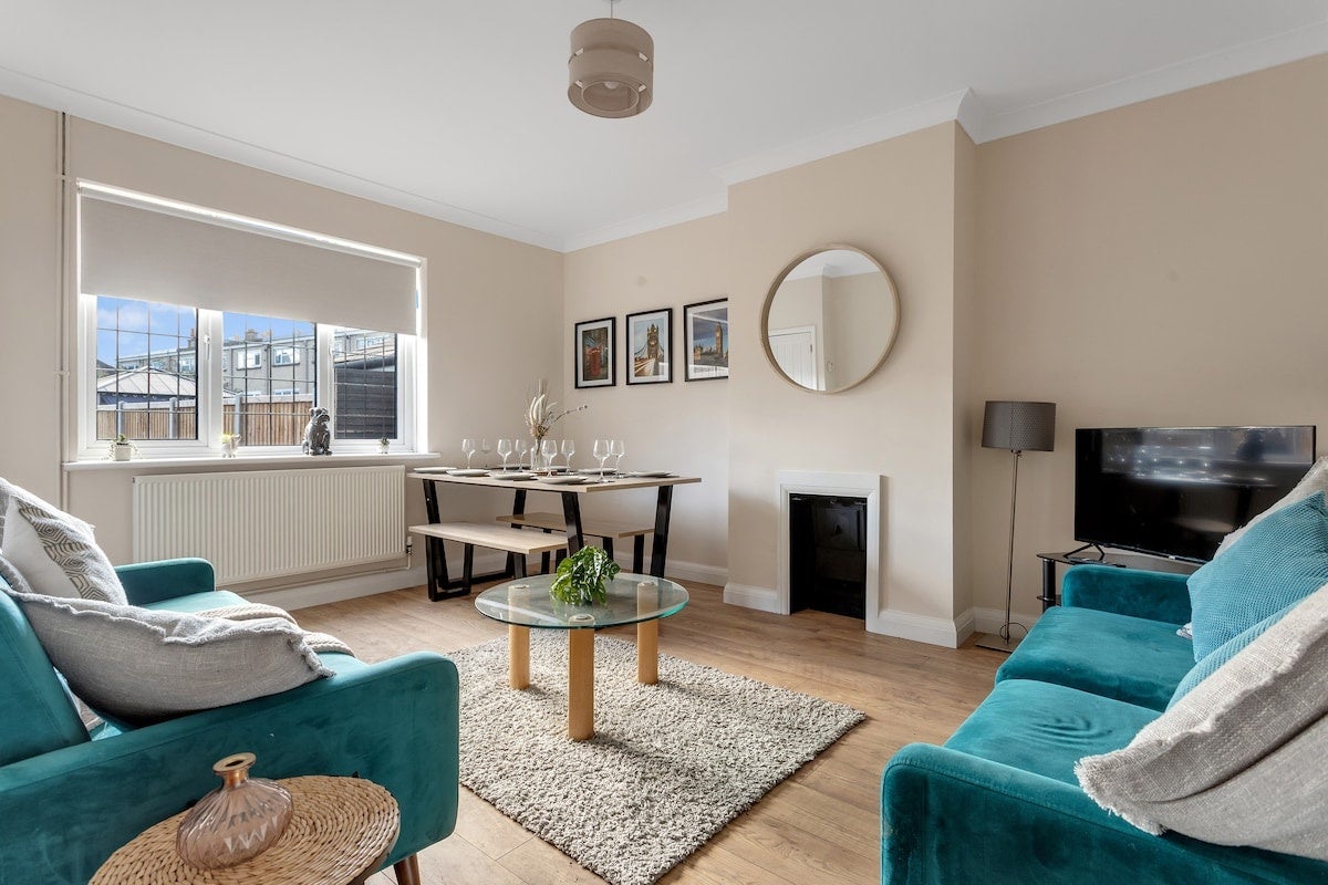 House Hesperus Crescent in Greater London