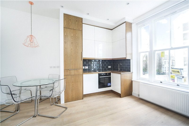Flat Westbourne Park Road in Greater London