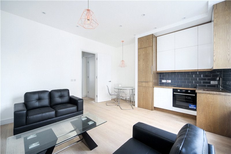 Flat Westbourne Park Road in Greater London