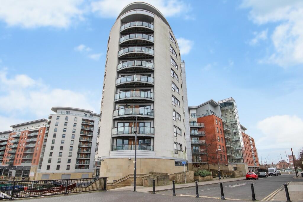 Flat Armouries Way in Leeds
