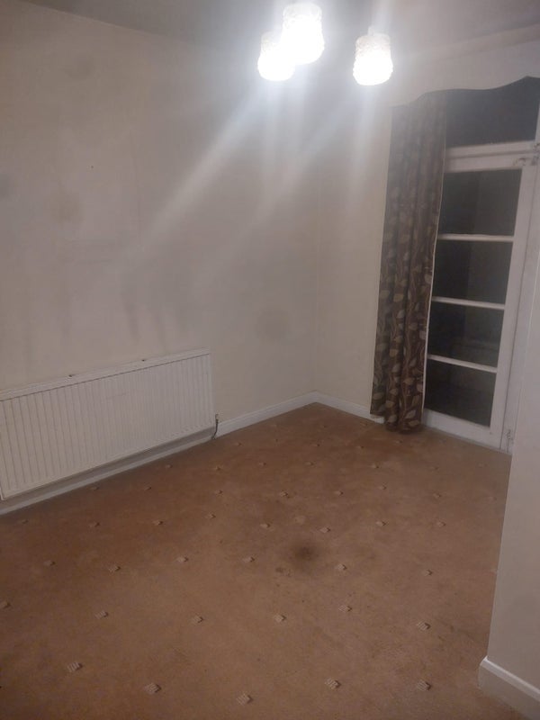 Room The Grove in Farnworth