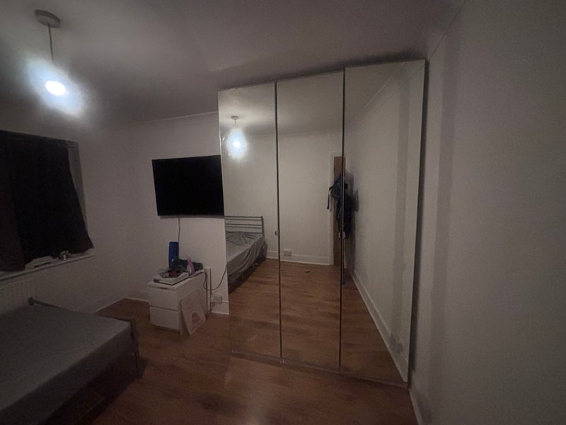 Room Westward Road in Greater London