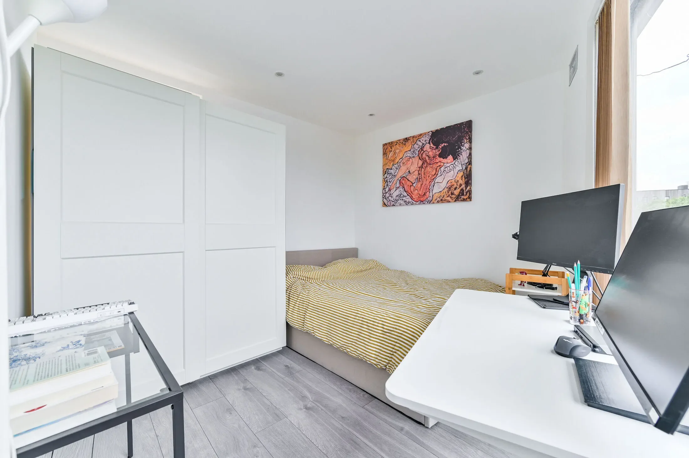Flat Caledonian Road in Greater London