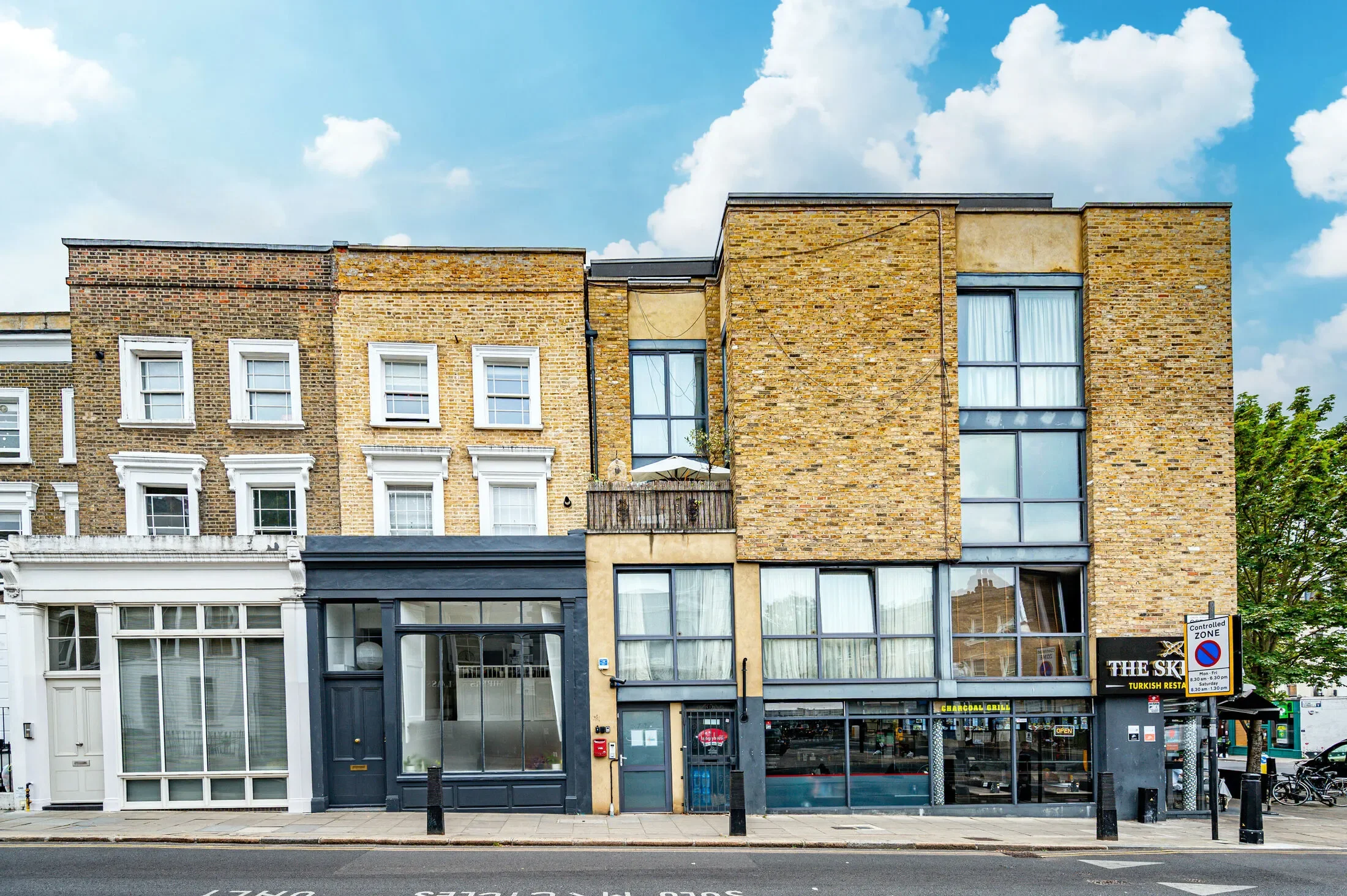 Flat Caledonian Road in Greater London