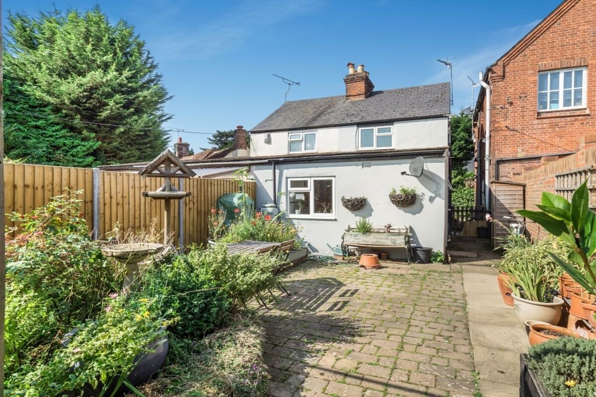 House Willow Avenue in High Wycombe