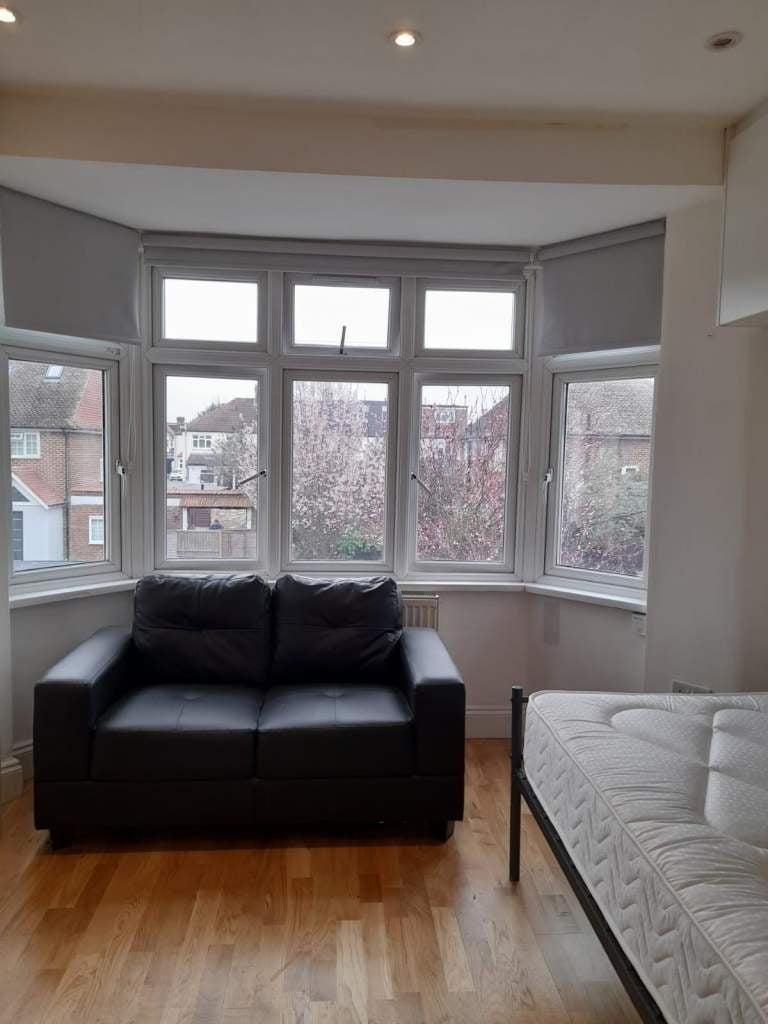 Flat West Barnes Lane in Greater London