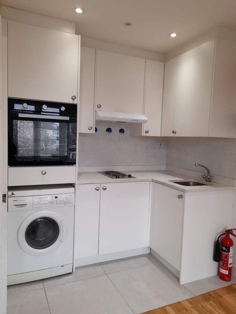 Flat West Barnes Lane in Greater London