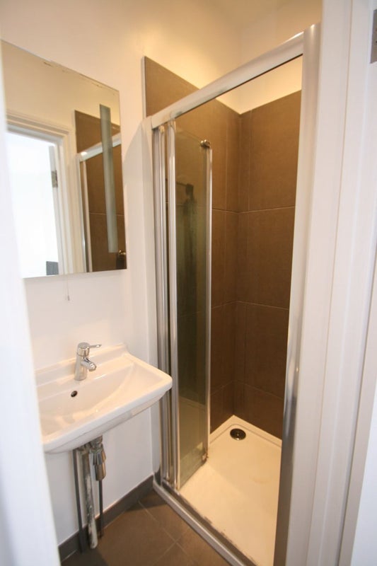 Room Uxbridge Road in Greater London