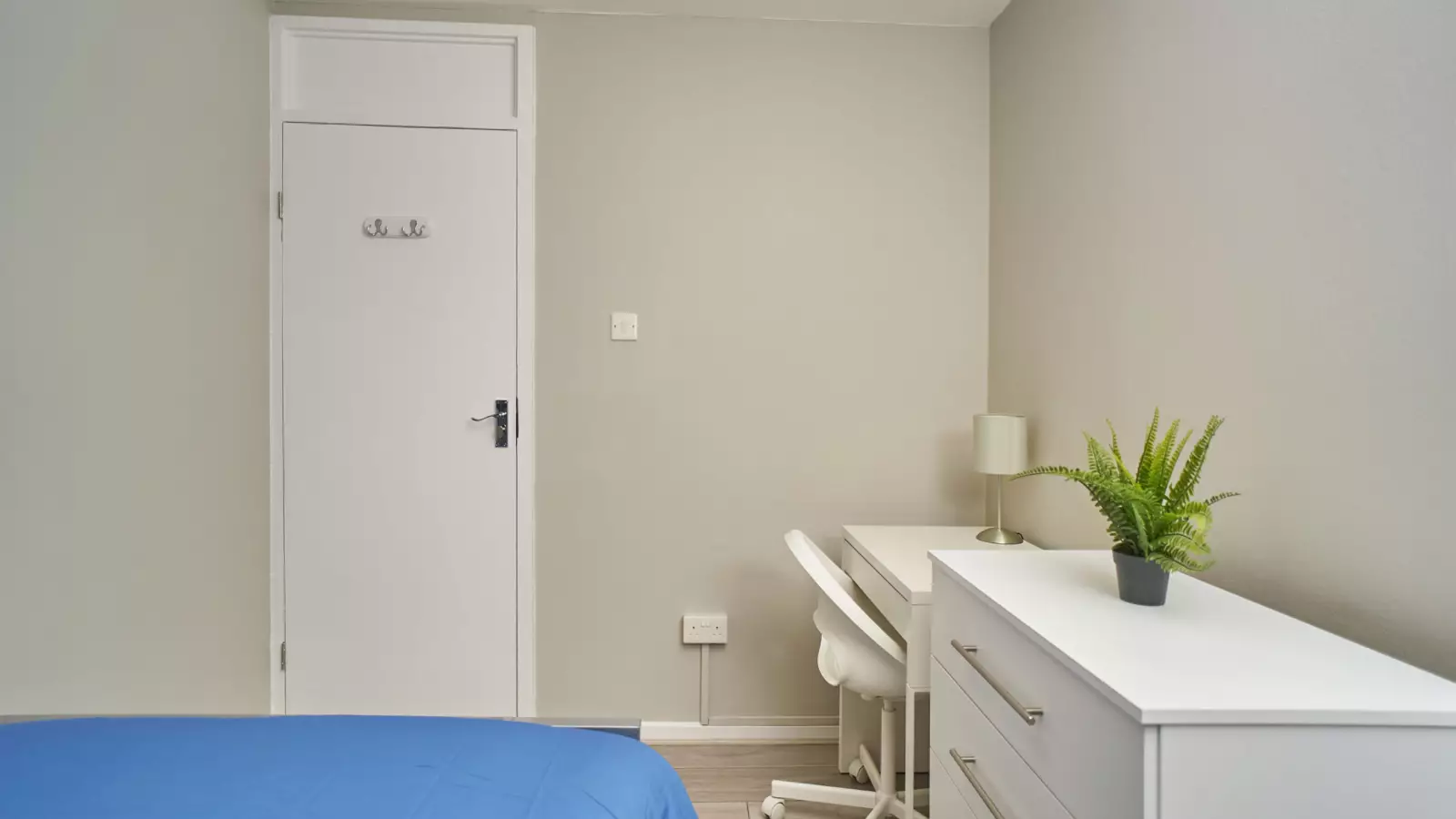 Flat Ollerton Green in Greater London