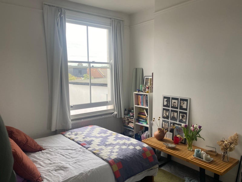 Room Hewitt Road in Greater London