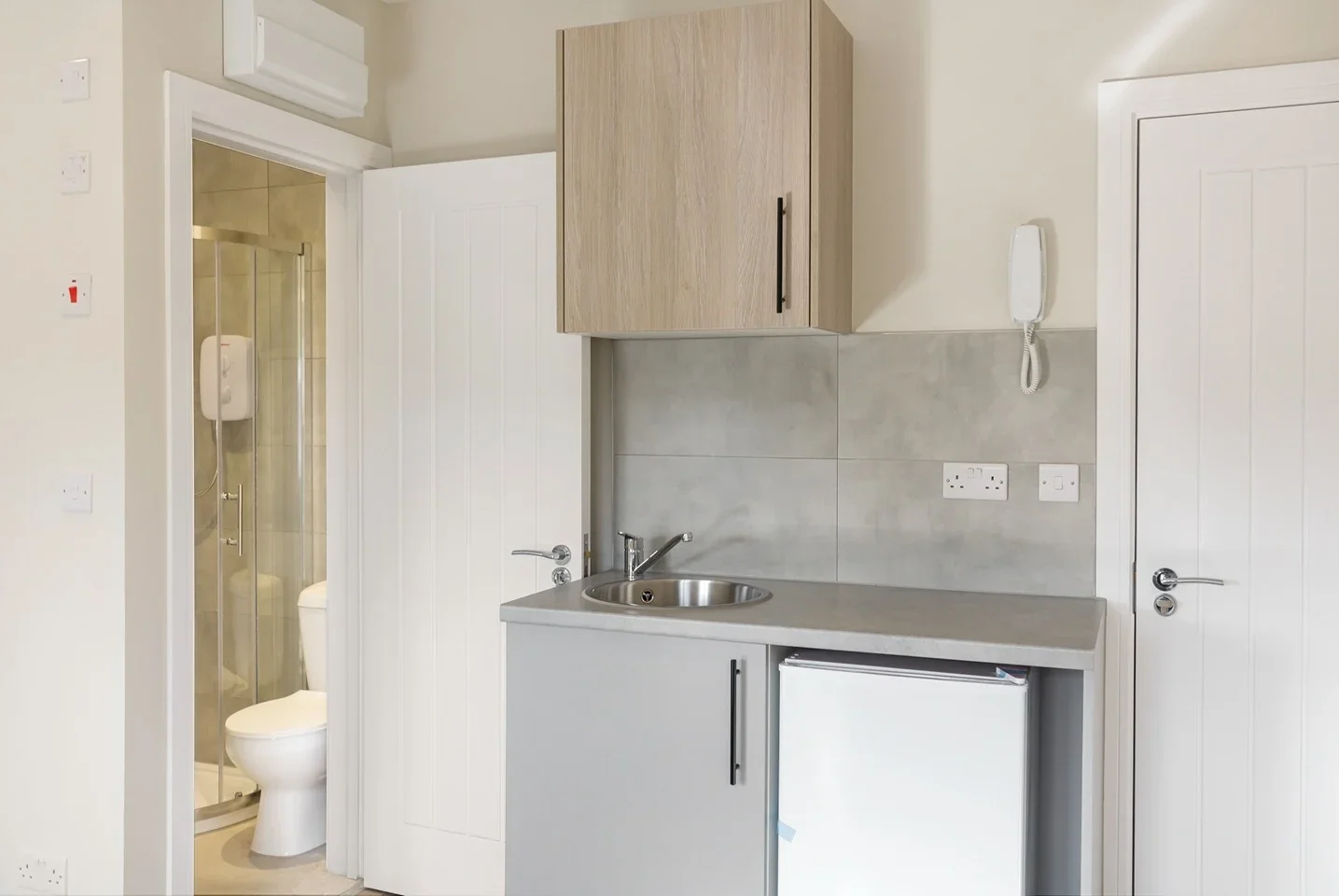 Room Clensham Lane in Greater London
