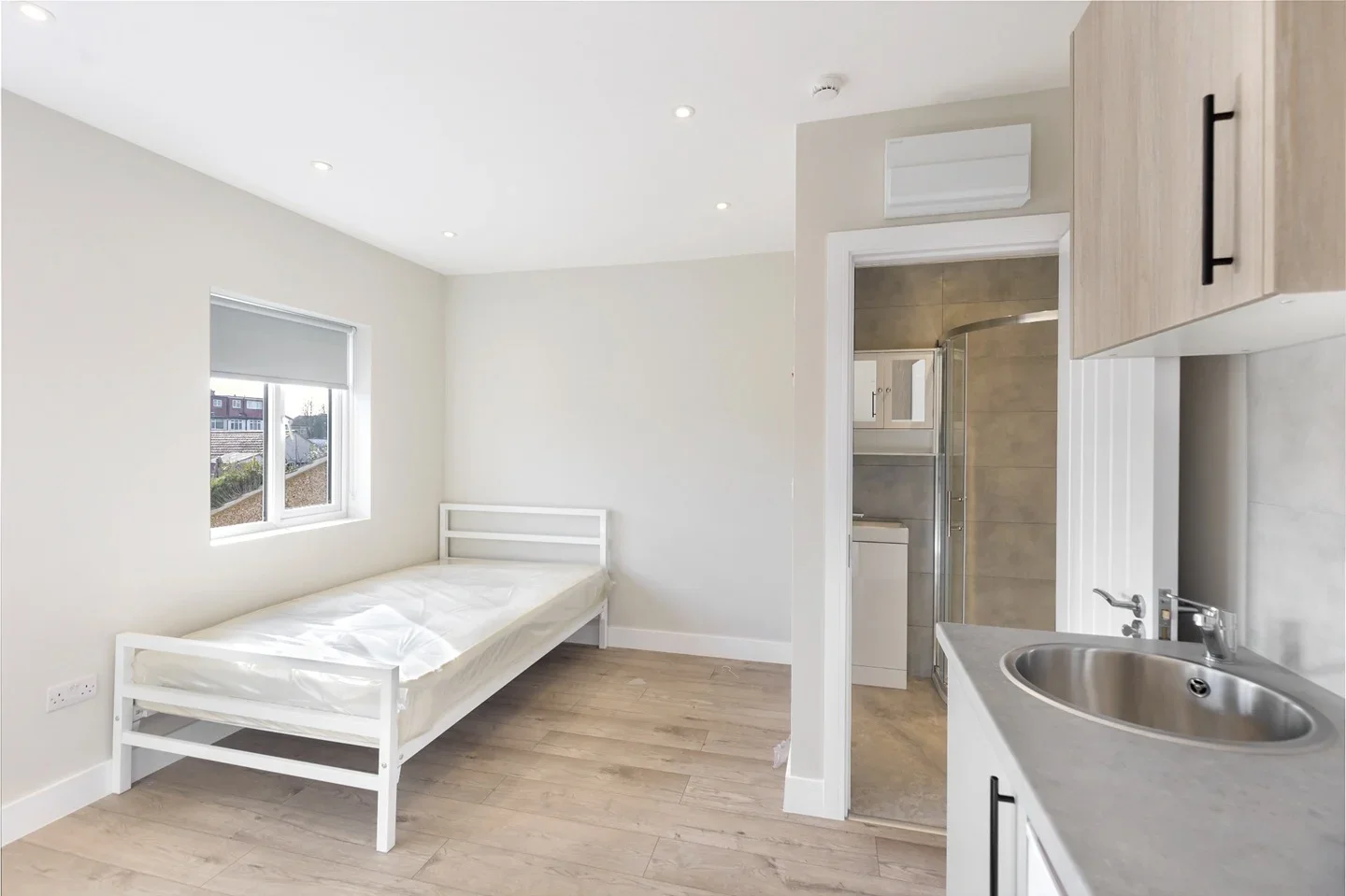 Room Clensham Lane in Greater London