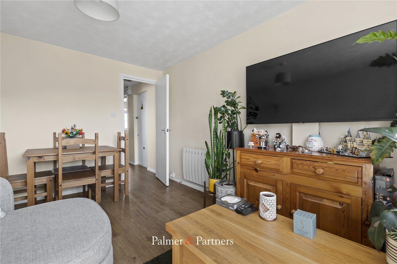 Flat California Close in Colchester
