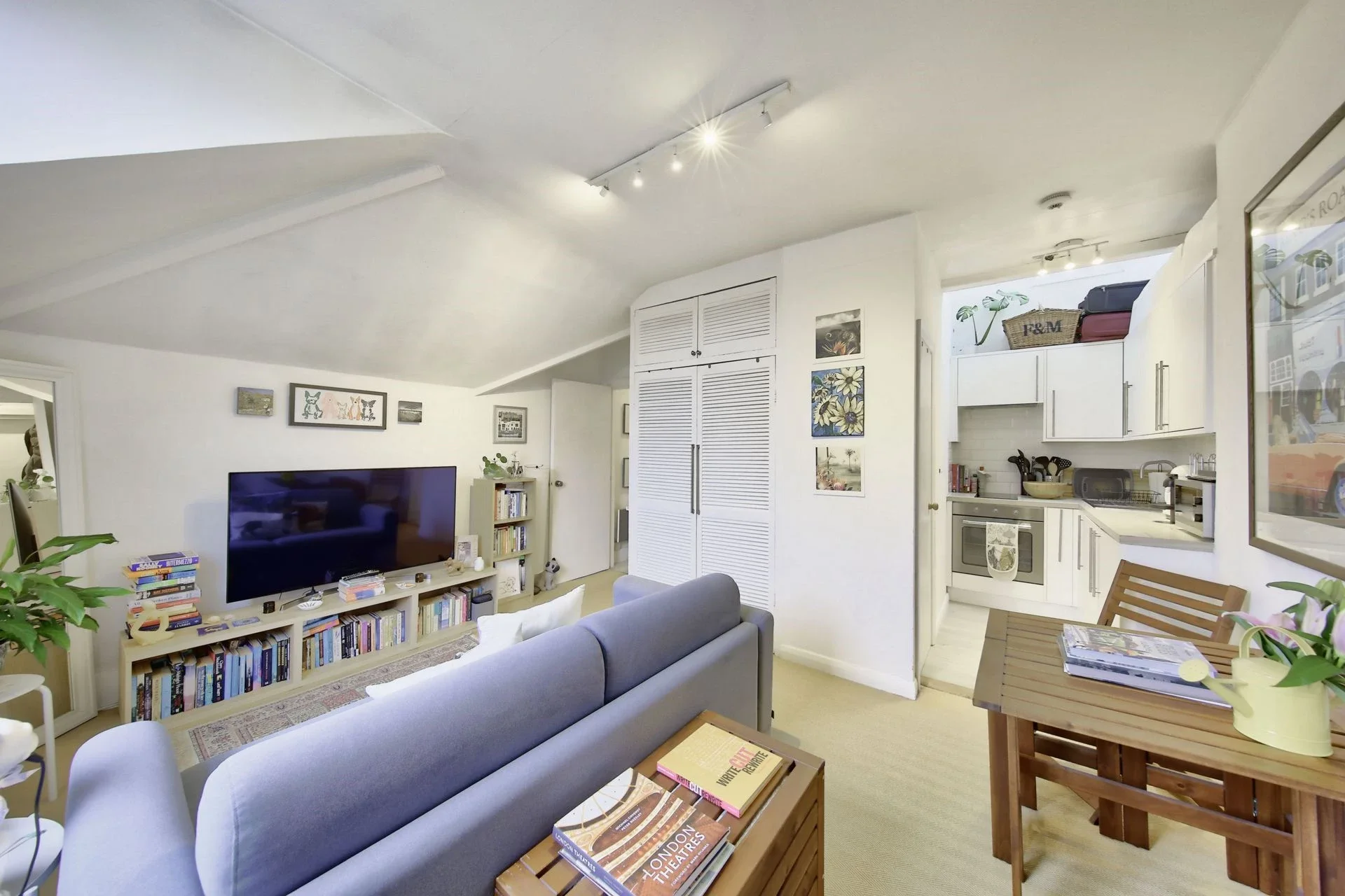 Flat Earlsfield Road in Greater London
