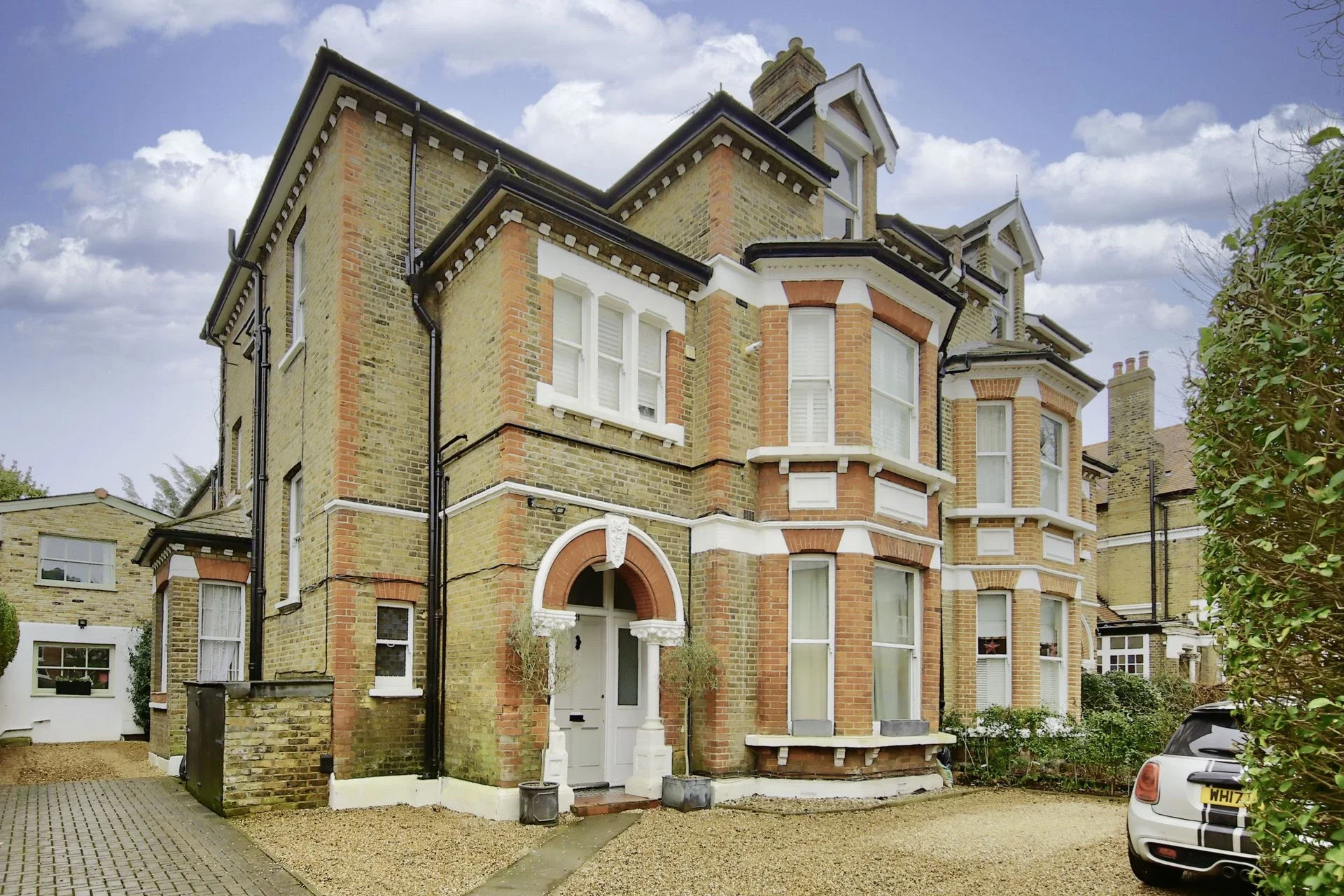 Flat Earlsfield Road in Greater London