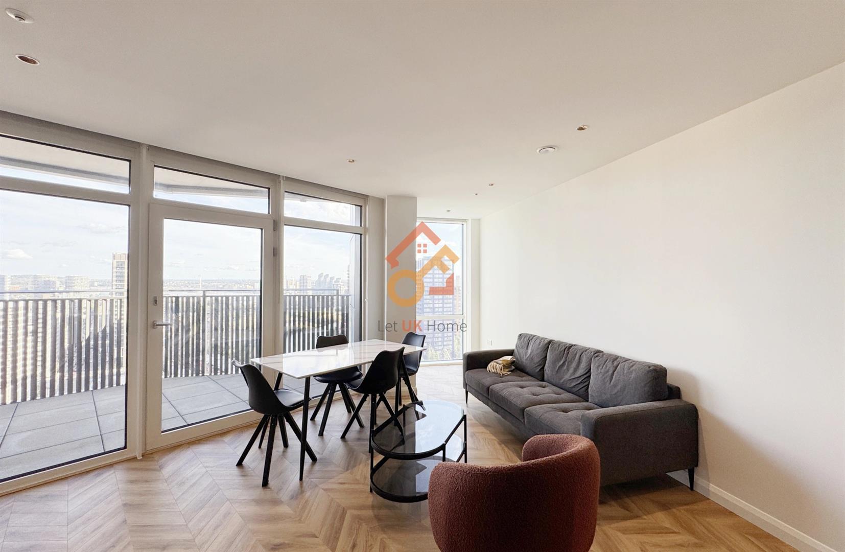 Flat Manor Road in Greater London