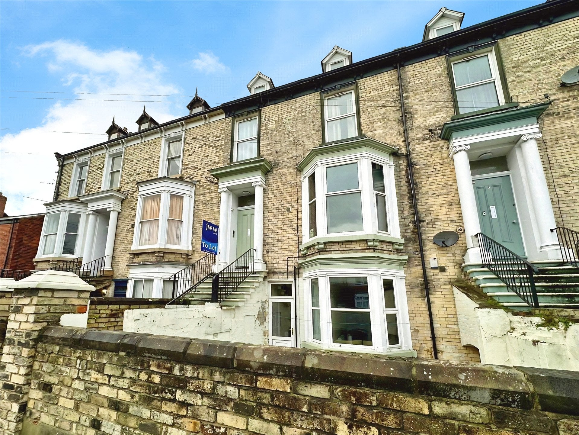 Flat Pierremont Crescent in Darlington