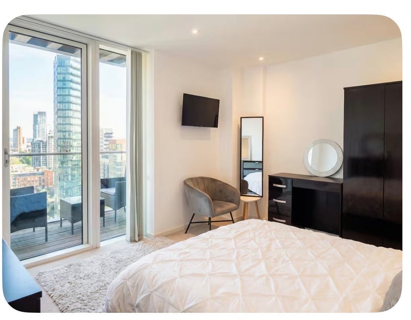 Flat Millharbour in Greater London