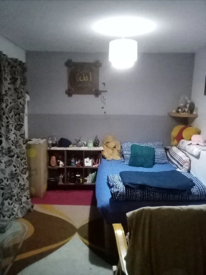 Flat Rowe Gardens in Greater London
