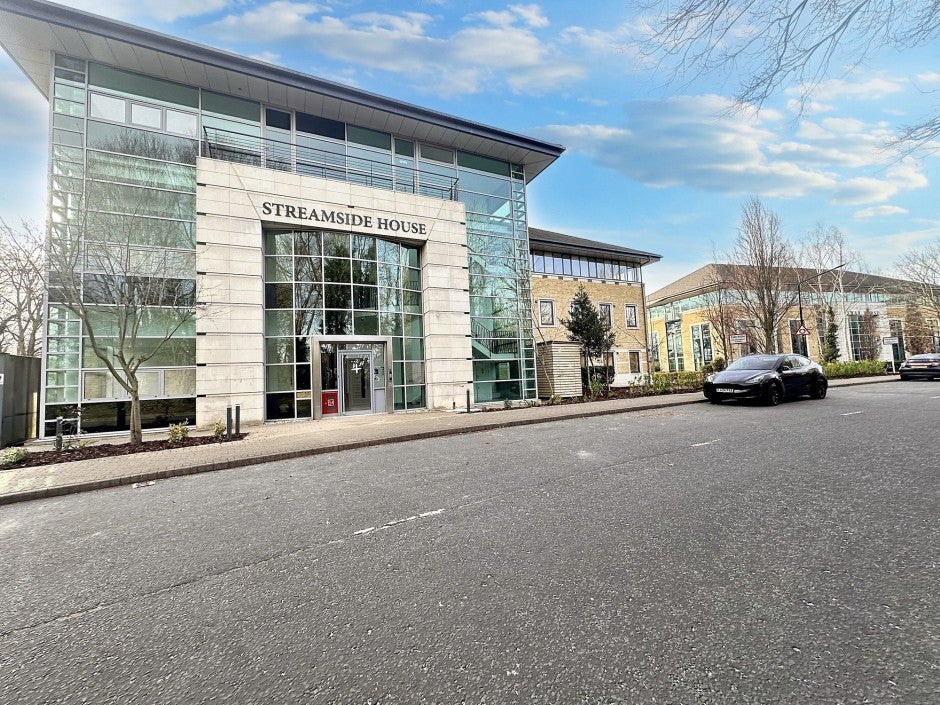 Flat Cowley Business Park in Greater London