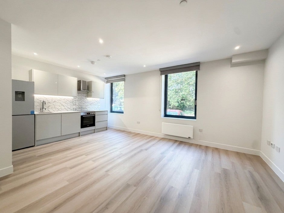 Flat Cowley Business Park in Greater London