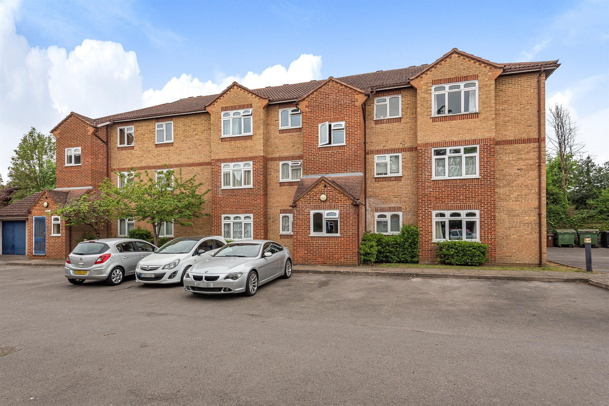 Flat St Mark's Crescent in Maidenhead