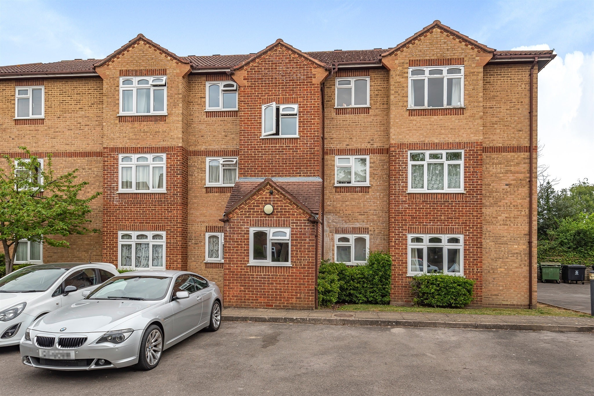Flat St Mark's Crescent in Maidenhead