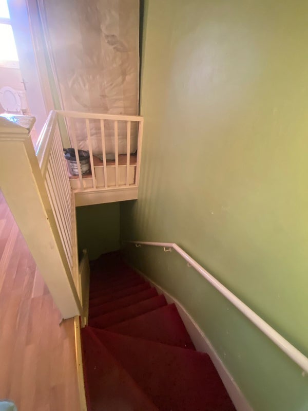 Room Whitehorse Road in Greater London