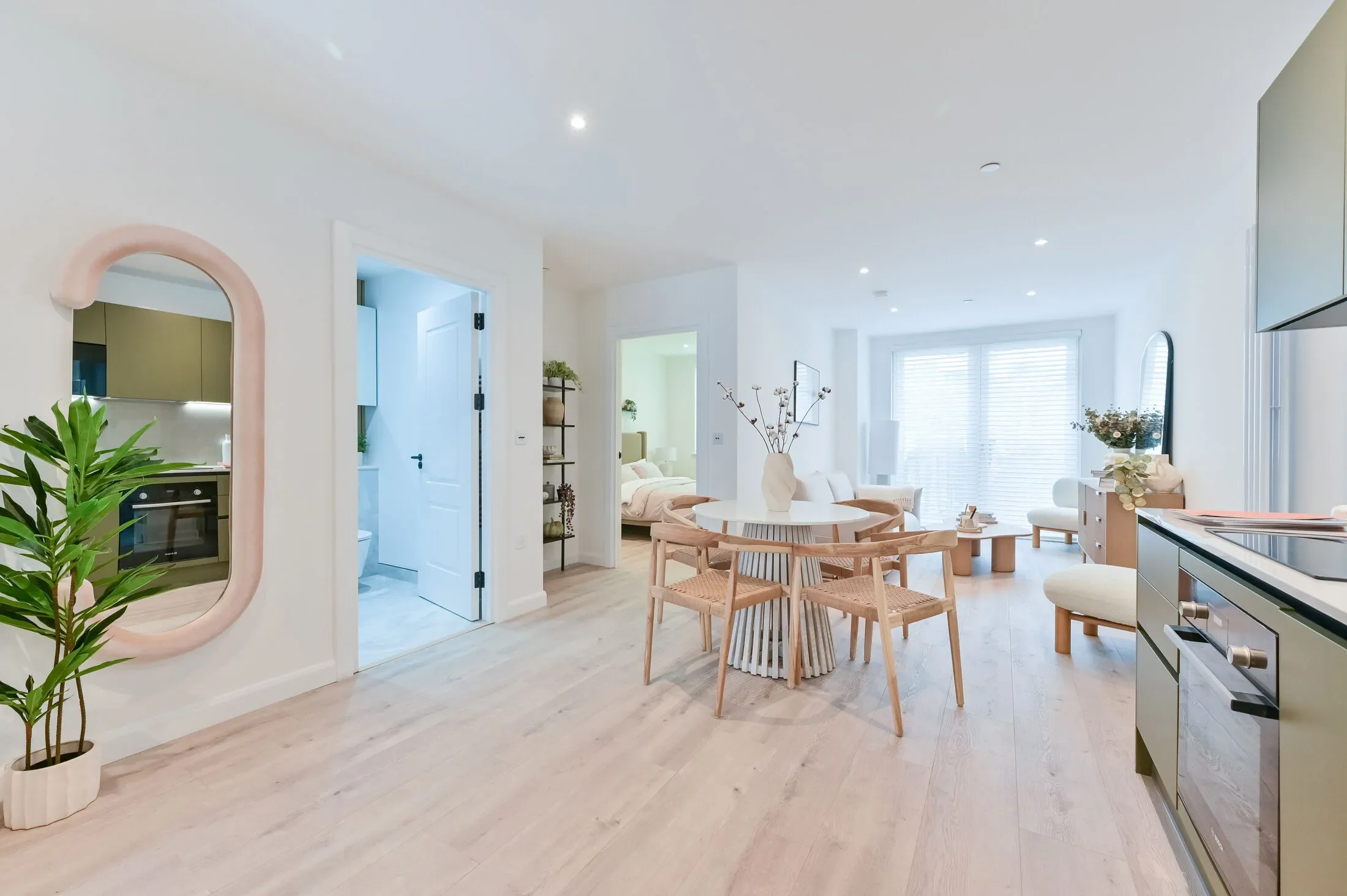 Flat Ravensbury Terrace in Greater London
