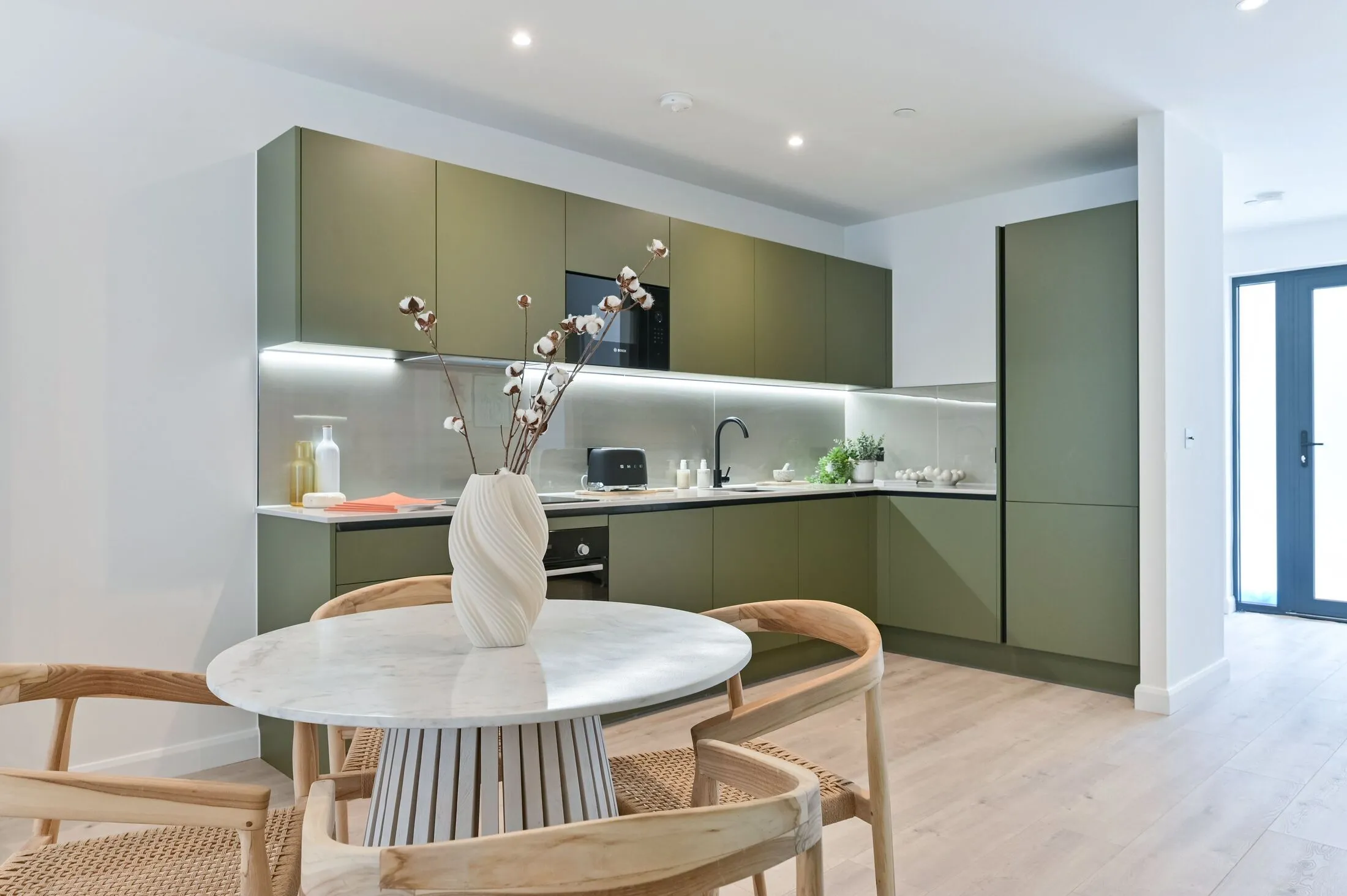 Flat Ravensbury Terrace in Greater London