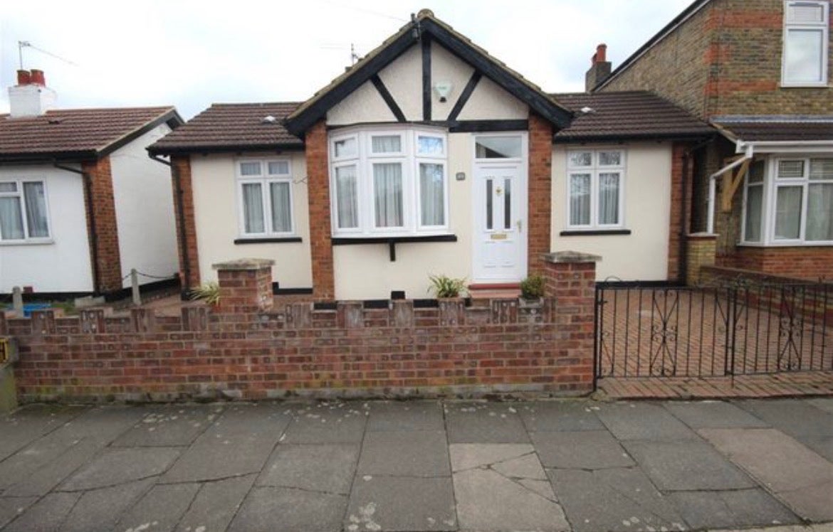 House Prospect Crescent in Greater London