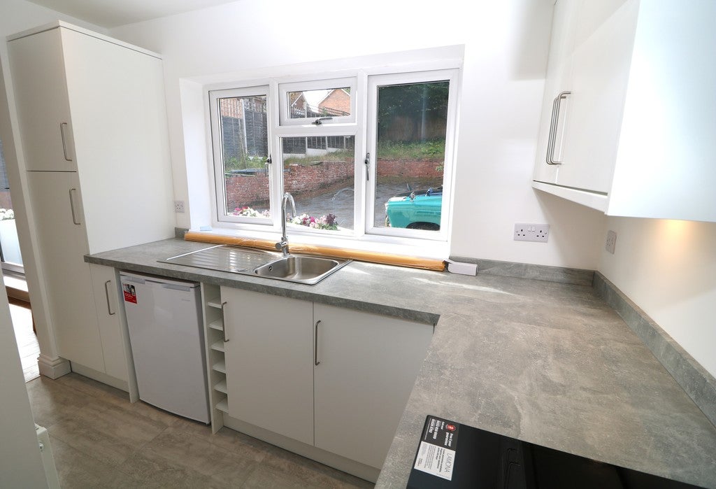 Flat Westcott Heath in Mole Valley