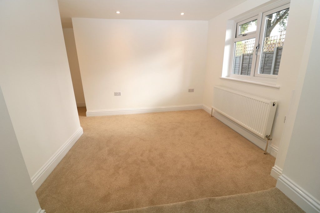 Flat Westcott Heath in Mole Valley