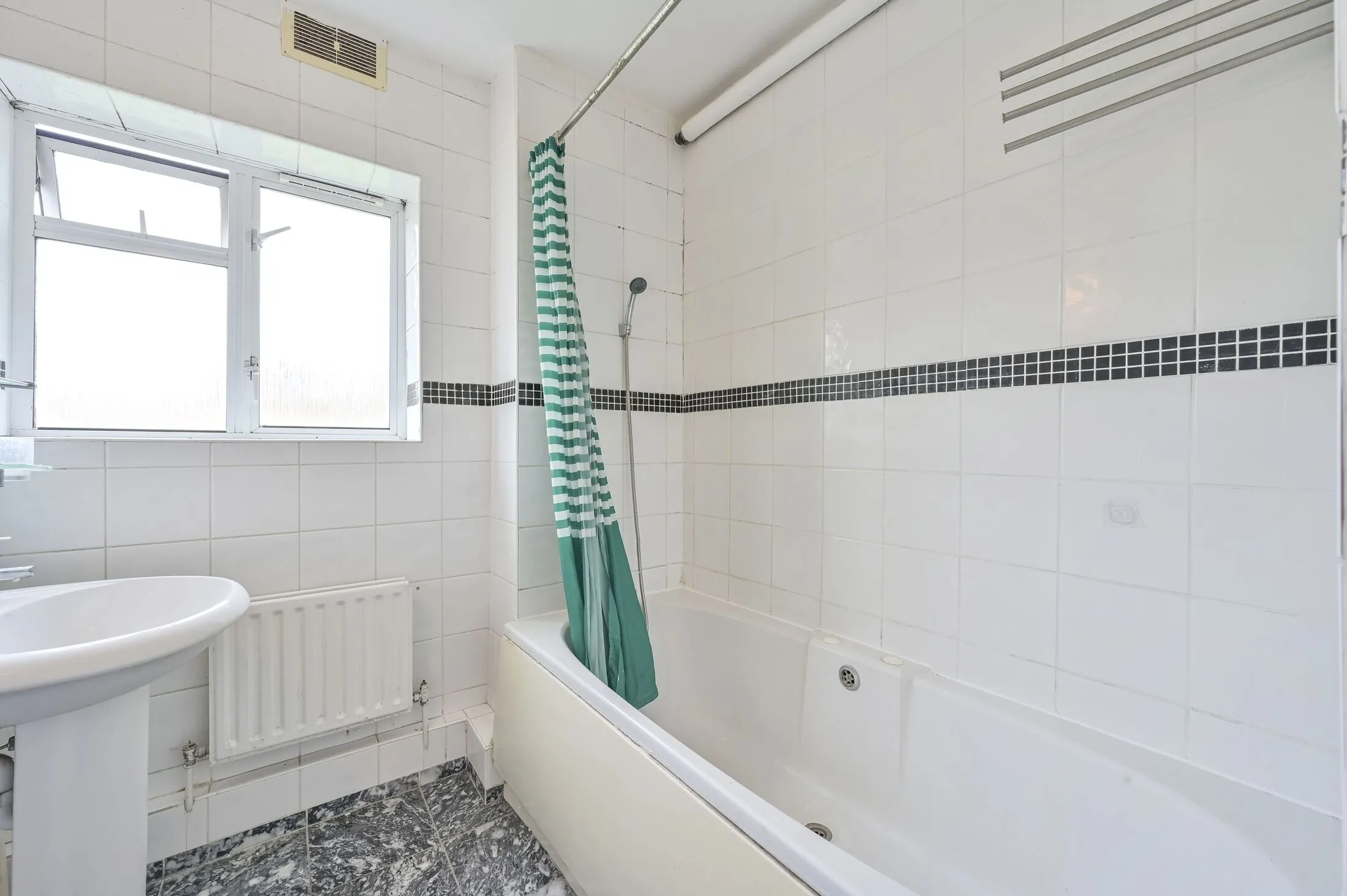 Flat Moffat Court in Greater London