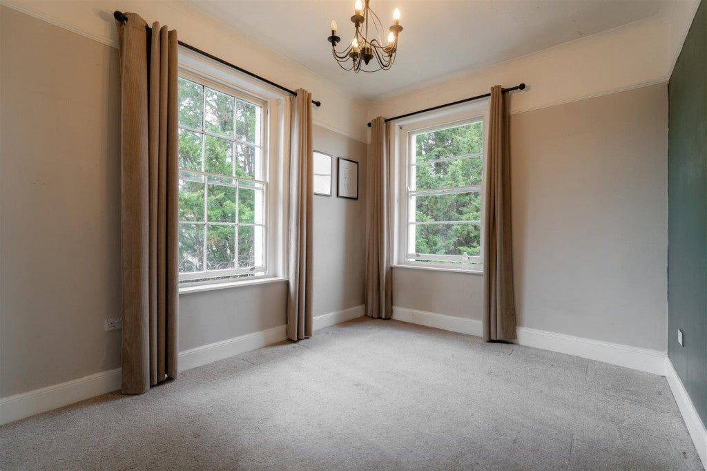 Flat Cudnall Street in Cheltenham