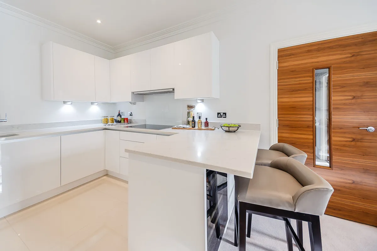 Flat Crabtree Lane in Greater London