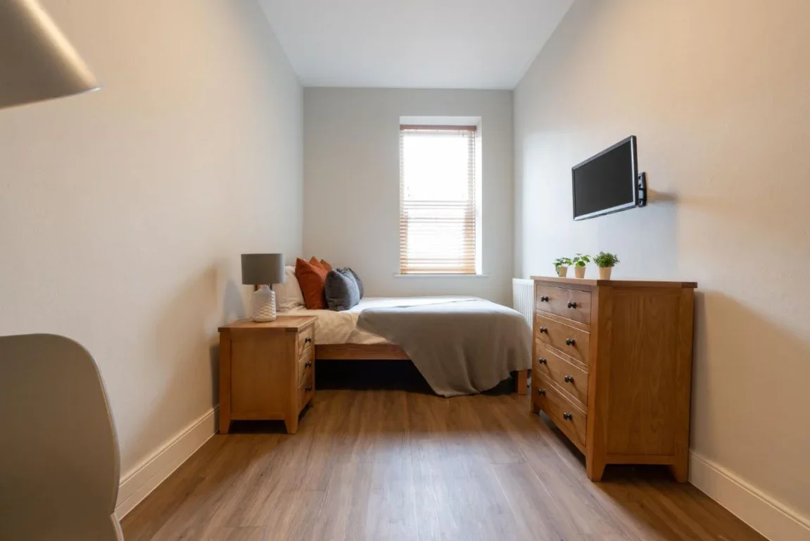 Room Doncaster Road in Newcastle upon Tyne