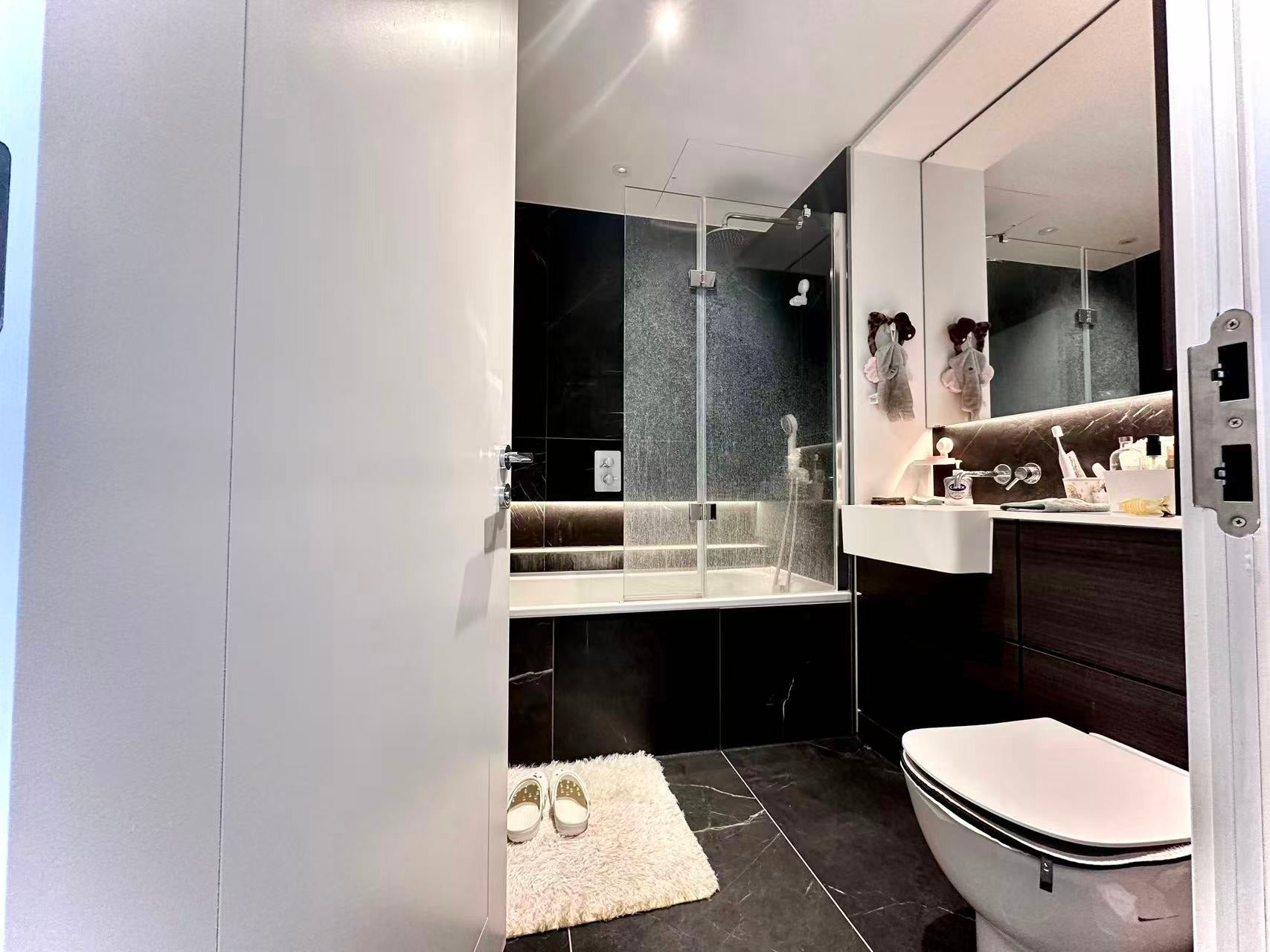 Flat Kennington Lane in Greater London