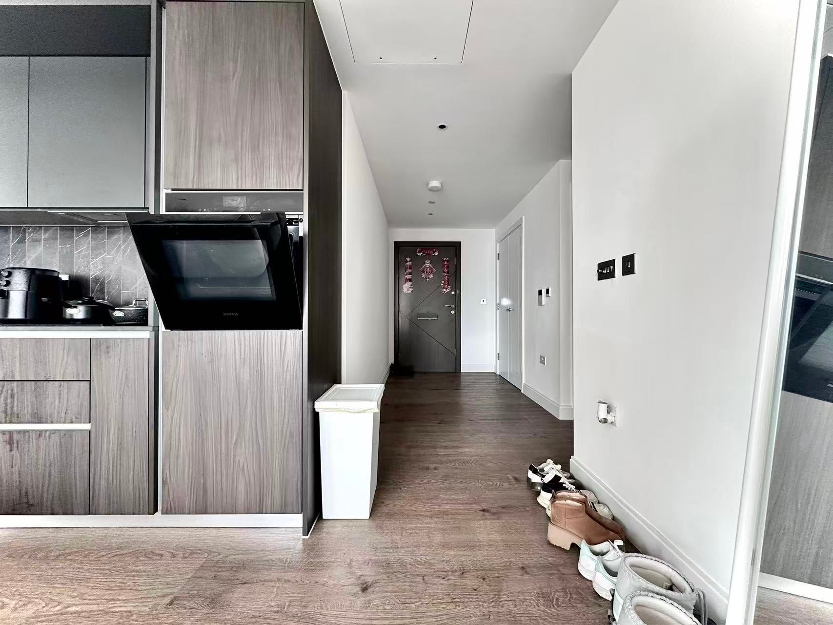 Flat Kennington Lane in Greater London