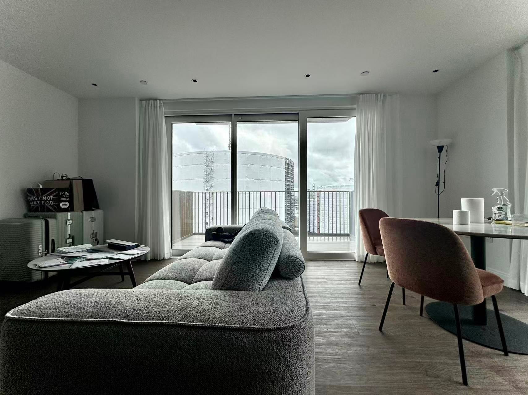 Flat Kennington Lane in Greater London