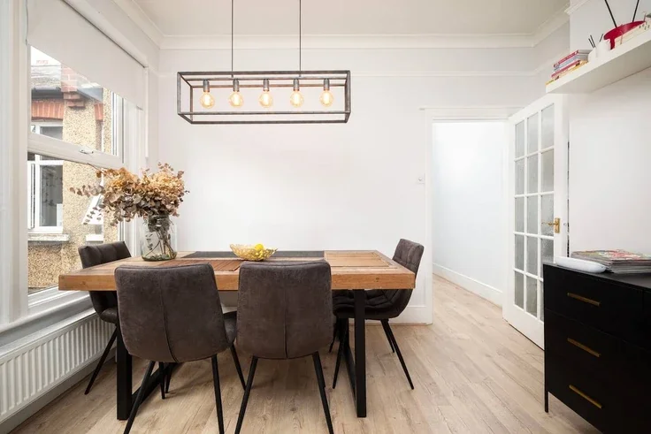 Flat Lyndhurst Road in Greater London