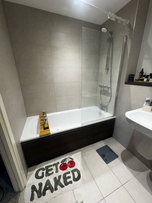 Room Woden Street in Salford