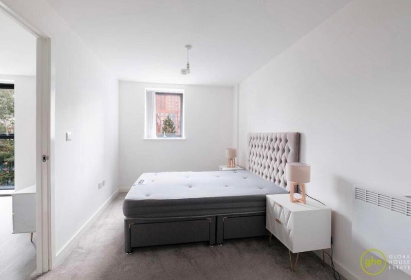 Room Woden Street in Salford