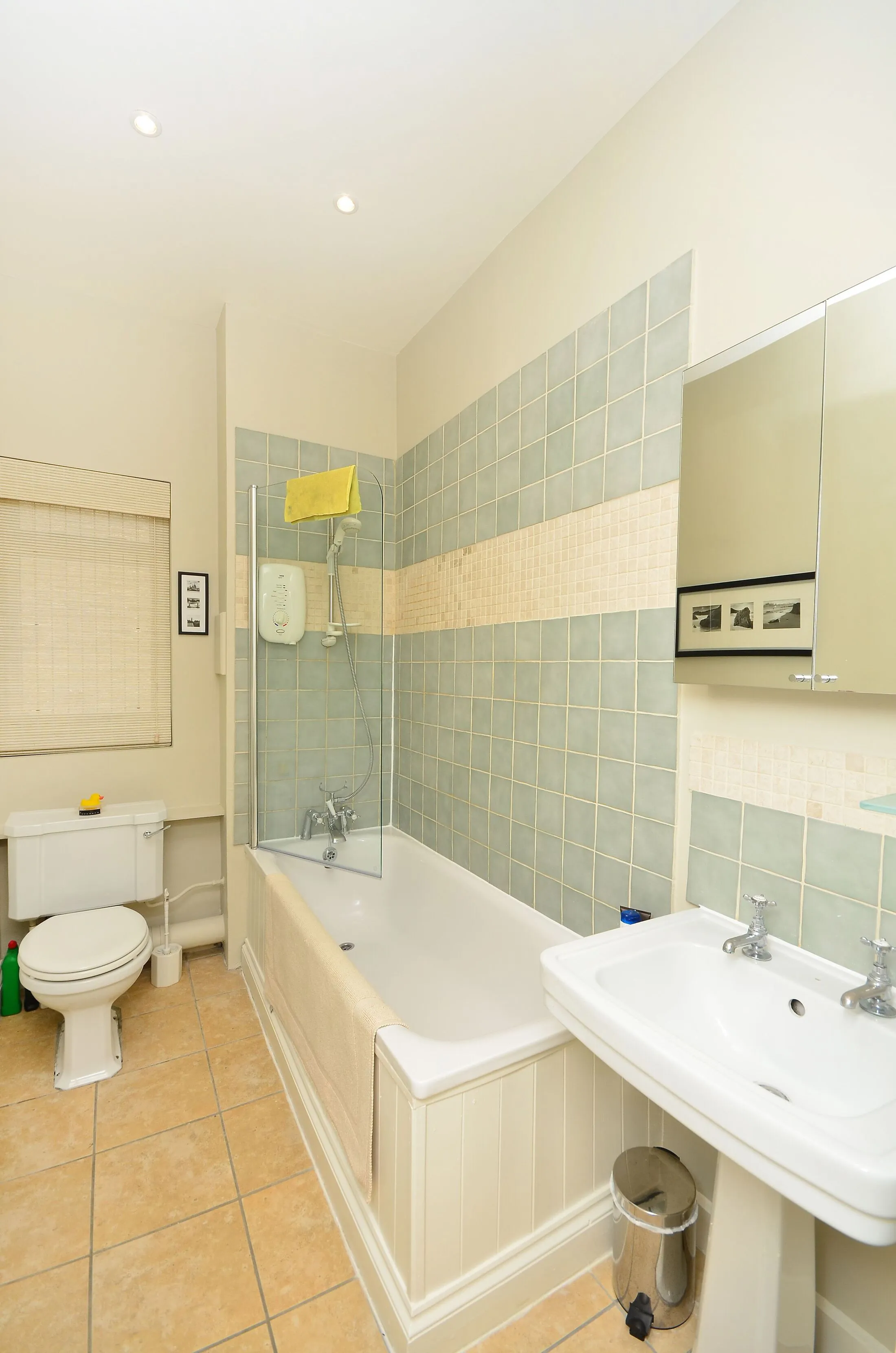 Flat Richmond Avenue in Greater London