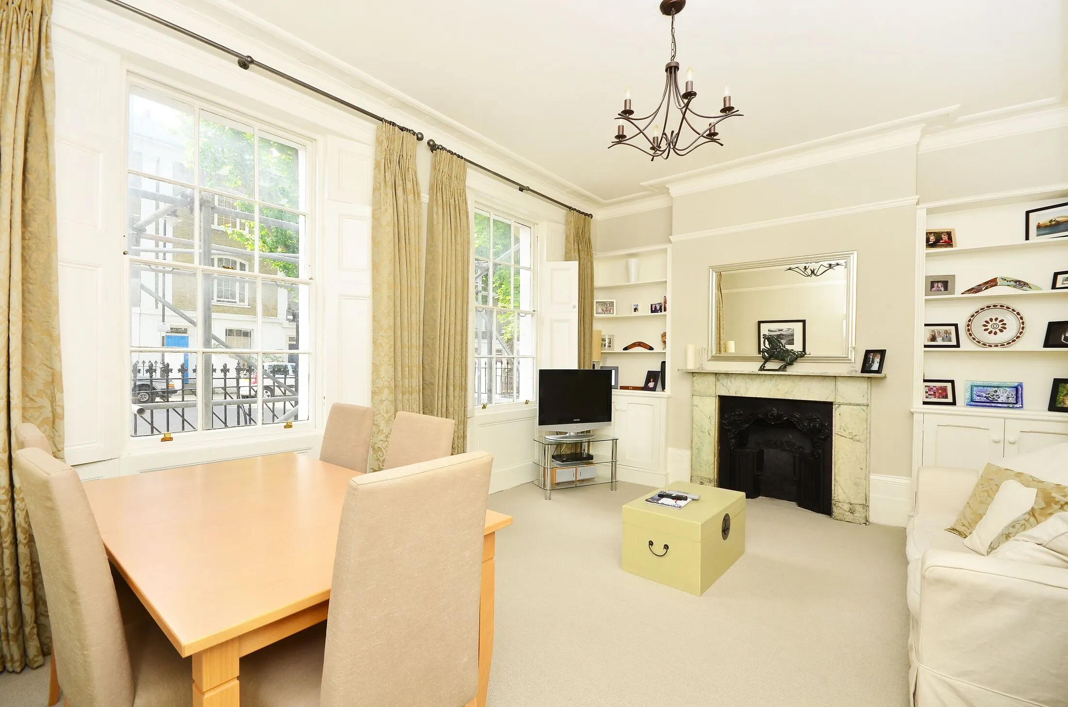 Flat Richmond Avenue in Greater London