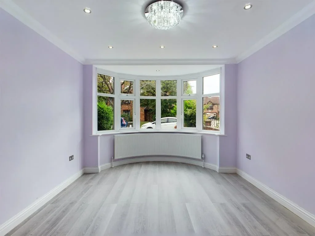 House Eastcote Avenue in Greater London