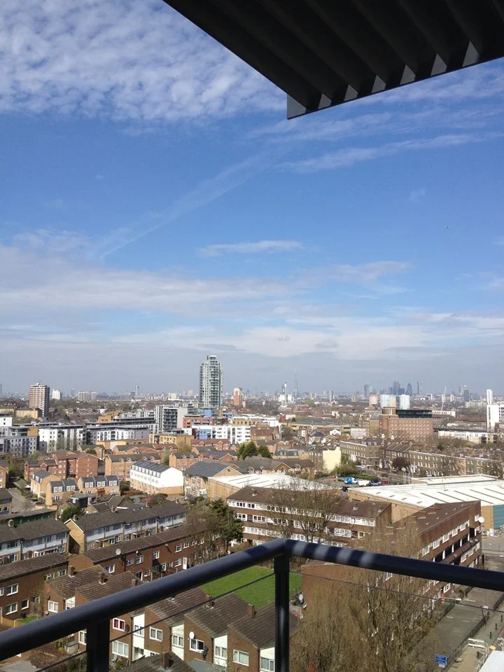 Flat Parkside Avenue in Greater London